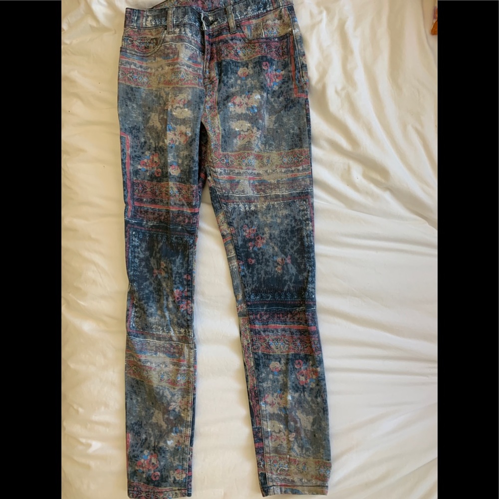Patterned denim jeans